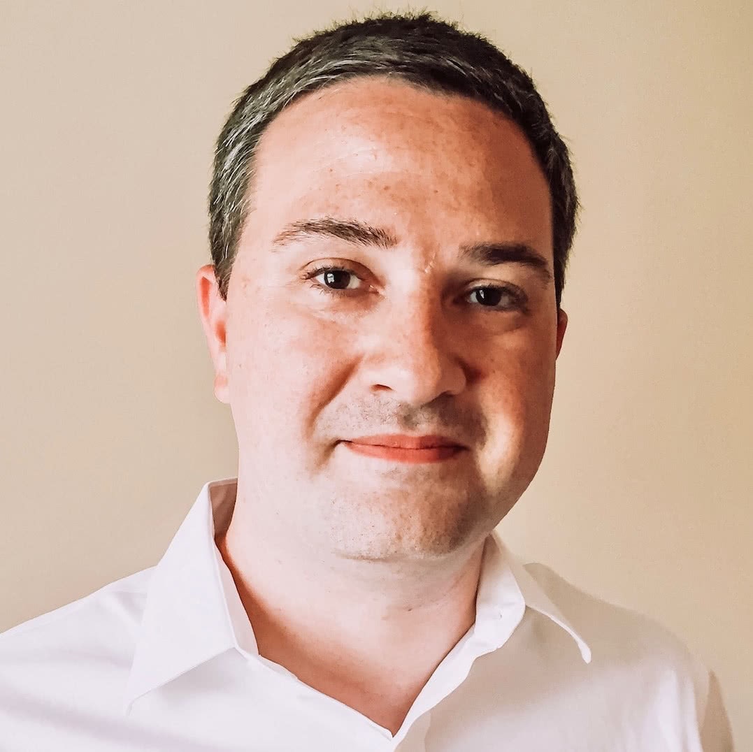 Headshot of Peter Bobolia
