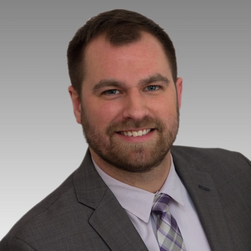 Headshot of Steven Kampschmidt